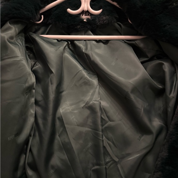 NWOT Dark green faux fur jacket - Picture 3 of 4